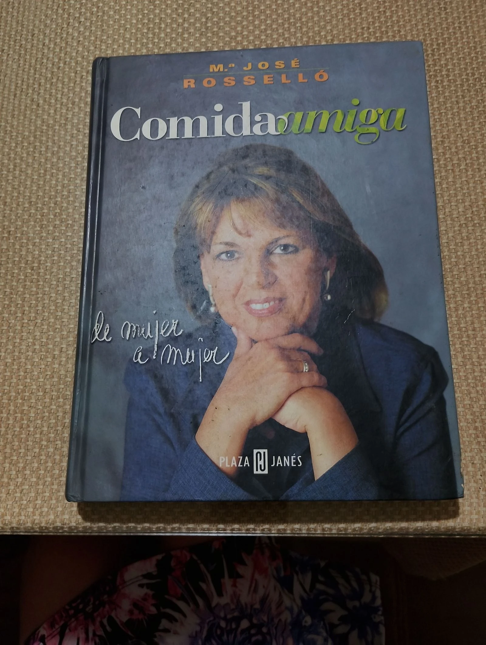 Libro "Comida amiga de mujer a mujer"